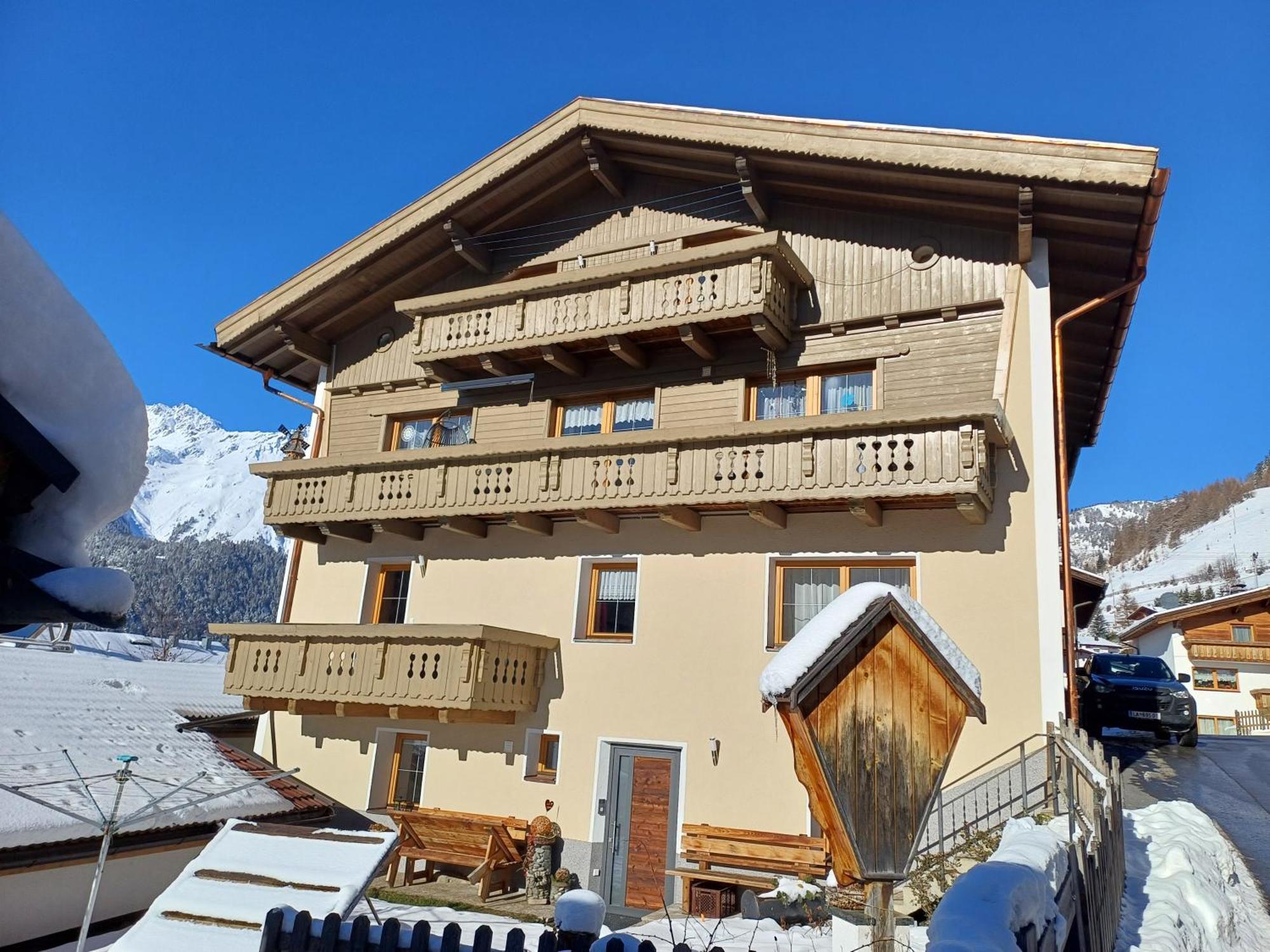 Appartement Haus Dilitz-Theiner - Bachbluete à Nauders Extérieur photo